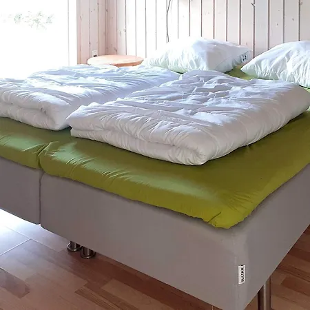 10 Person In Ansager